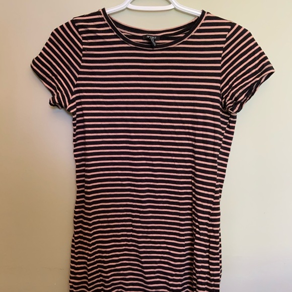 T-shirt dress - Picture 1 of 2